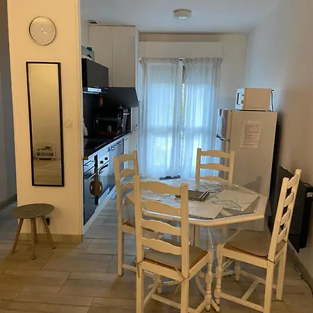 A La Maison Comme Chez Vous Apartment Leguevin